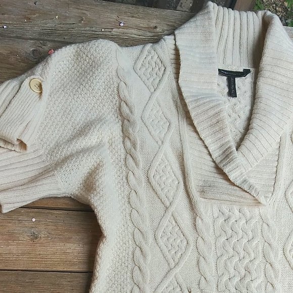 BCBG MAXAZRIA SWEATER - Picture 1 of 3